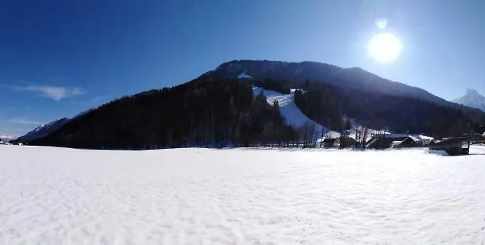 Apartma Viktorija Apartment *